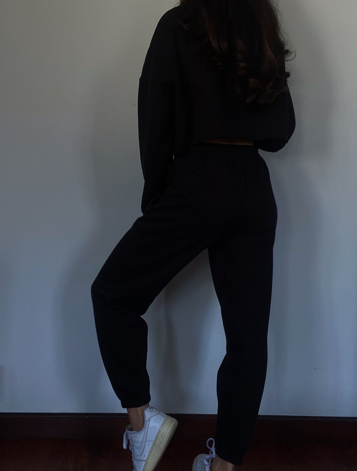 Cropped Hoodie & Sweatpants - Black